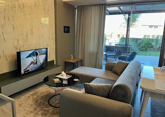 Elegance No2 - Pier Sea View וילה