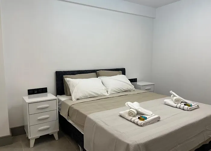 Elegance No2 - Pier Sea View