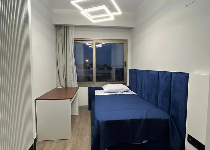 Elegance No2 - Pier Sea View אורלה