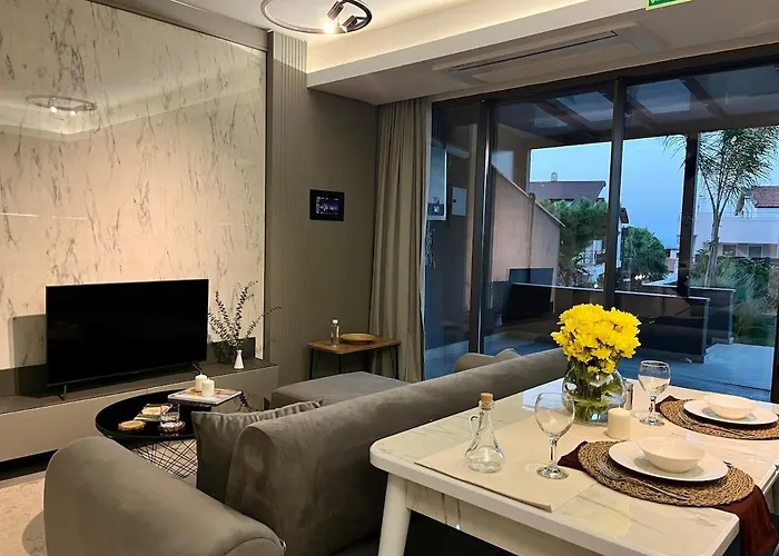 Elegance No2 - Pier Sea View וילה אורלה