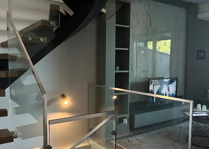 Elegance No2 - Pier Sea View אורלה